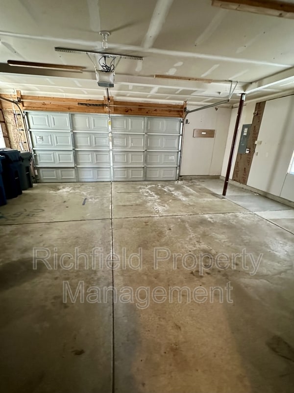 Building Photo - 11212 Pegasus Dr