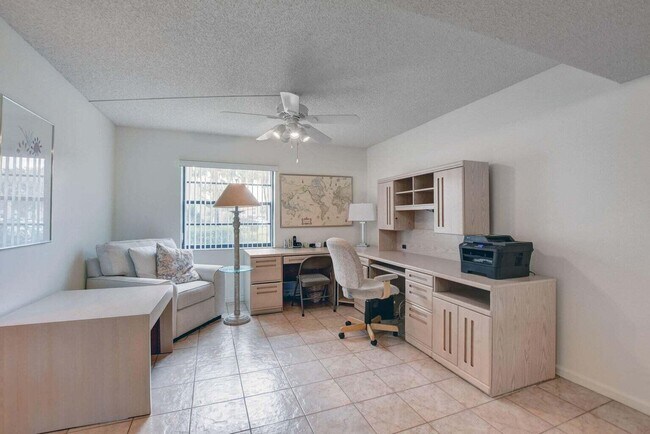 Building Photo - 5851 Parkwalk Dr