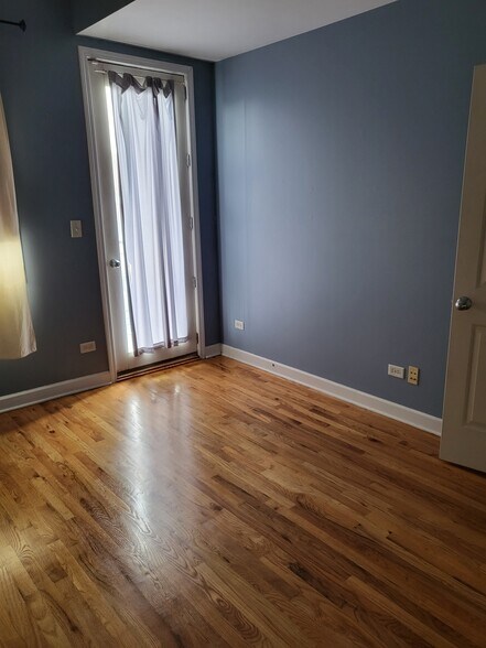 Second Bedroom with balcony - 813 S Western Ave