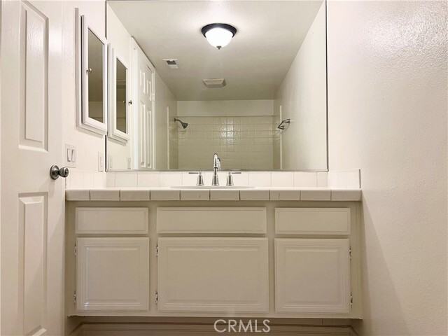 Building Photo - 27521 Nivelada