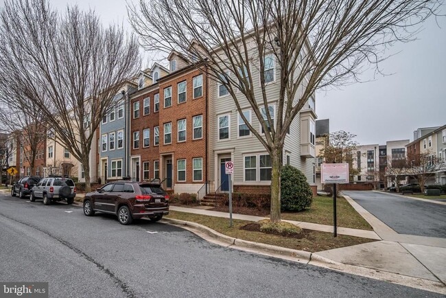 Building Photo - 252 Hemingway Dr