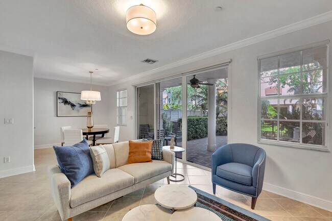 Building Photo - 5585 NE Trieste Way