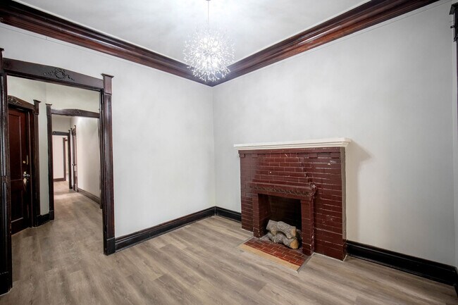 Building Photo - 6362 S Greenwood Ave