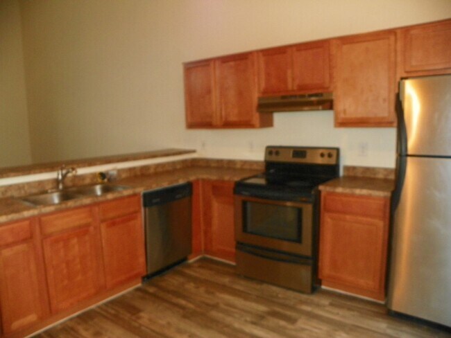 Building Photo - 1 bedroom with loft - or 2nd bedroom - w/d...