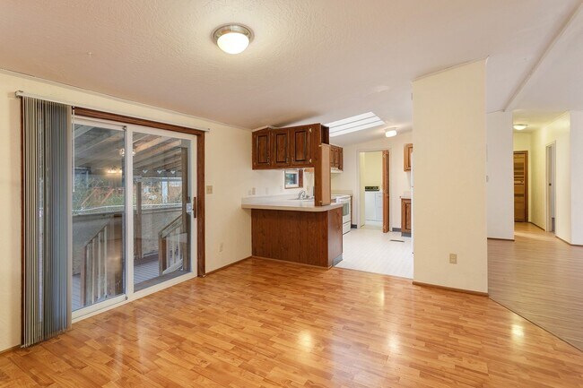 Building Photo - 3 Bedroom 1.75 Bath Mobile Home with Garag...