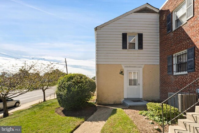 Building Photo - 2510 Iverson St