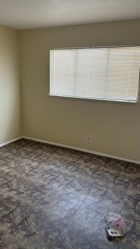 Building Photo - 5229 Mountain View Dr