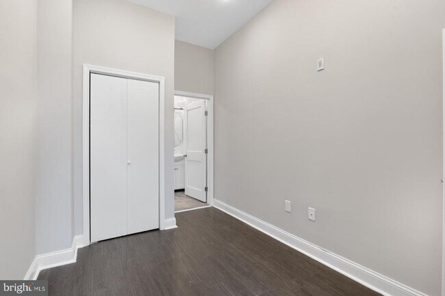 Building Photo - 624 N 35th St