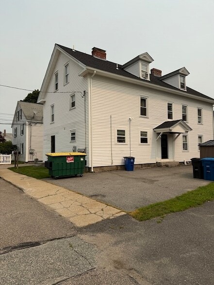 Building Photo - 13 Ives St
