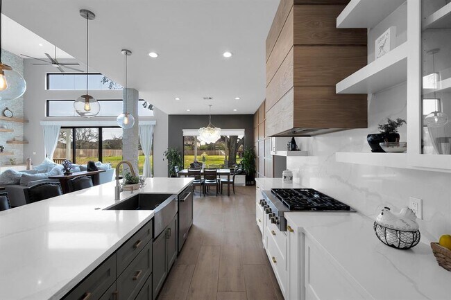 Building Photo - 26511 Meadow Ln