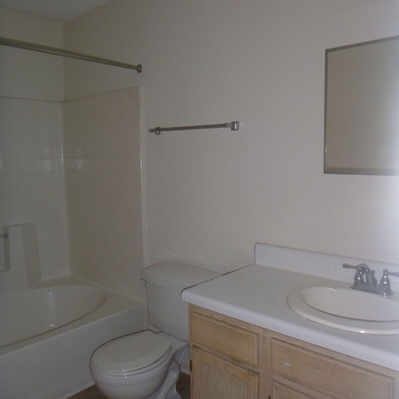 Building Photo - 2928 W Hills Dr