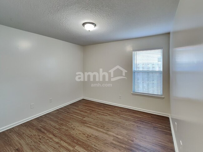 Building Photo - 1006 Bass Harbor Dr