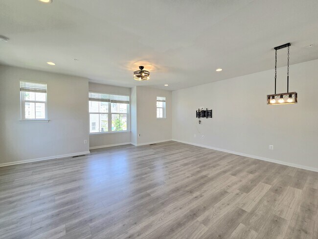 Building Photo - 13146 Dowdens Sta Wy