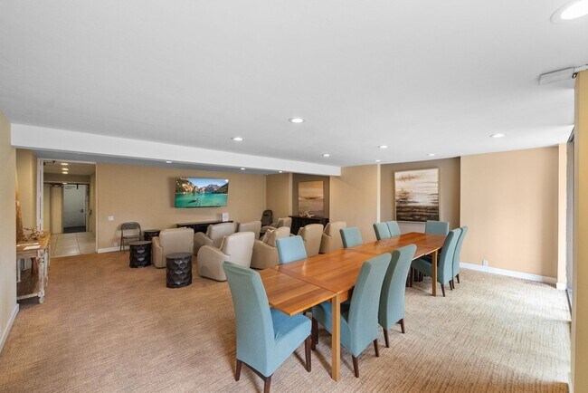 Building Photo - Beautiful 2BD/2BA Condo in Prime Pacific B...