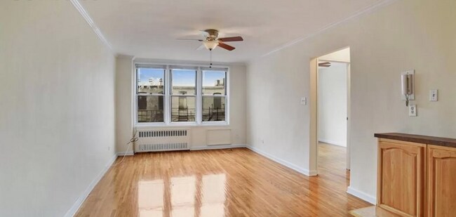 Primary Photo - 720 E 31st St