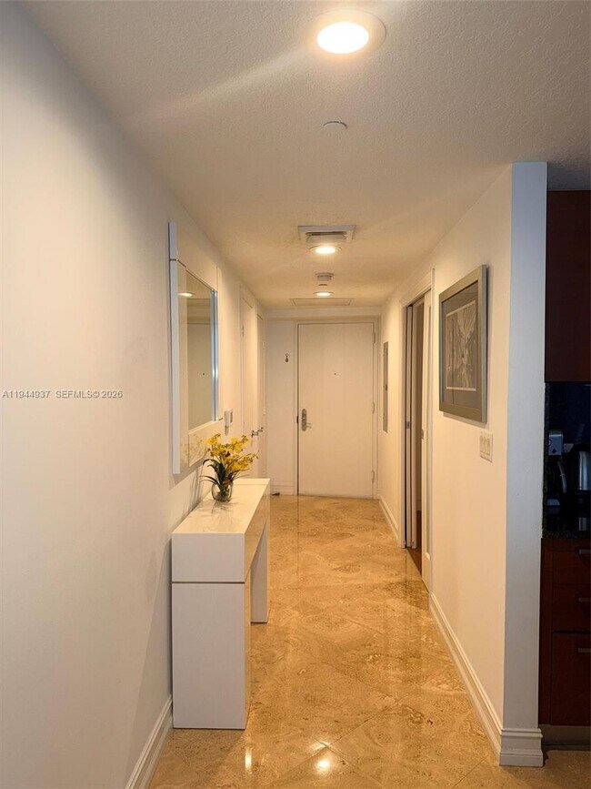 Building Photo - 1800 S Ocean Dr