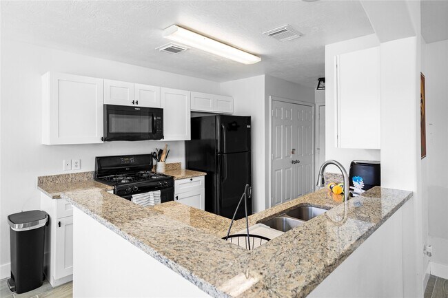 Building Photo - 2515 Bammelwood Dr