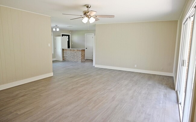 Building Photo - 5204 Bedford St