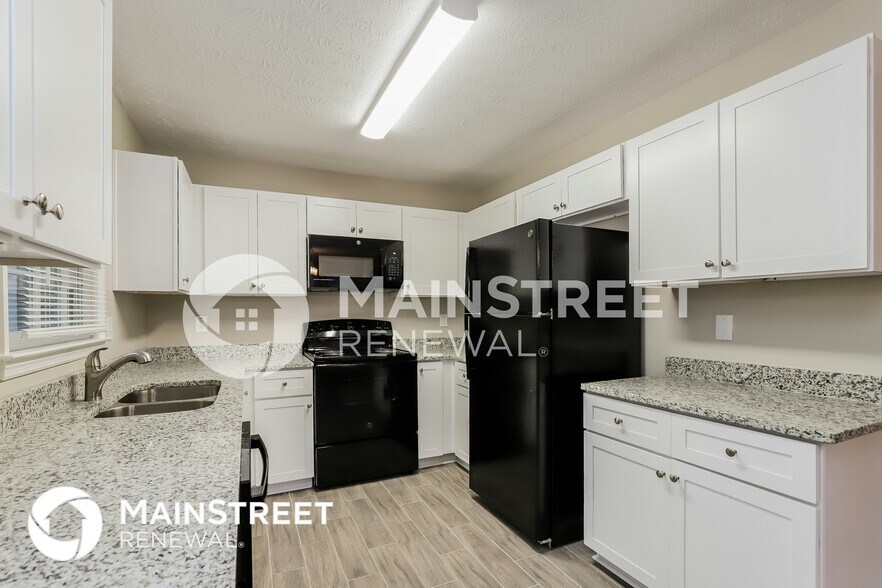 Building Photo - 4641 Laurel Brook Dr