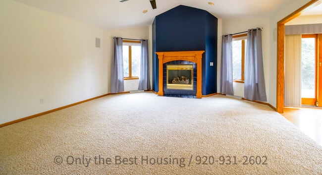 Building Photo - N9429 Rosebud Ln