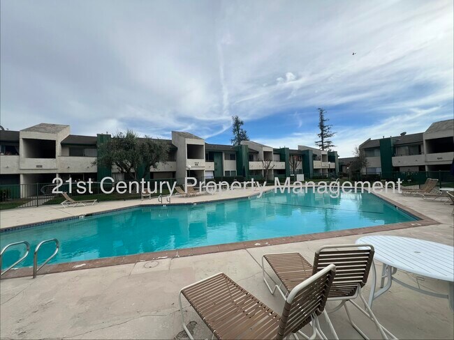 Building Photo - 15224 Ocaso Ave