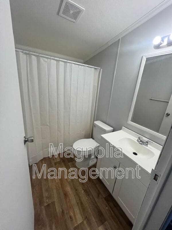 Building Photo - 116 Hawtree Creek Way