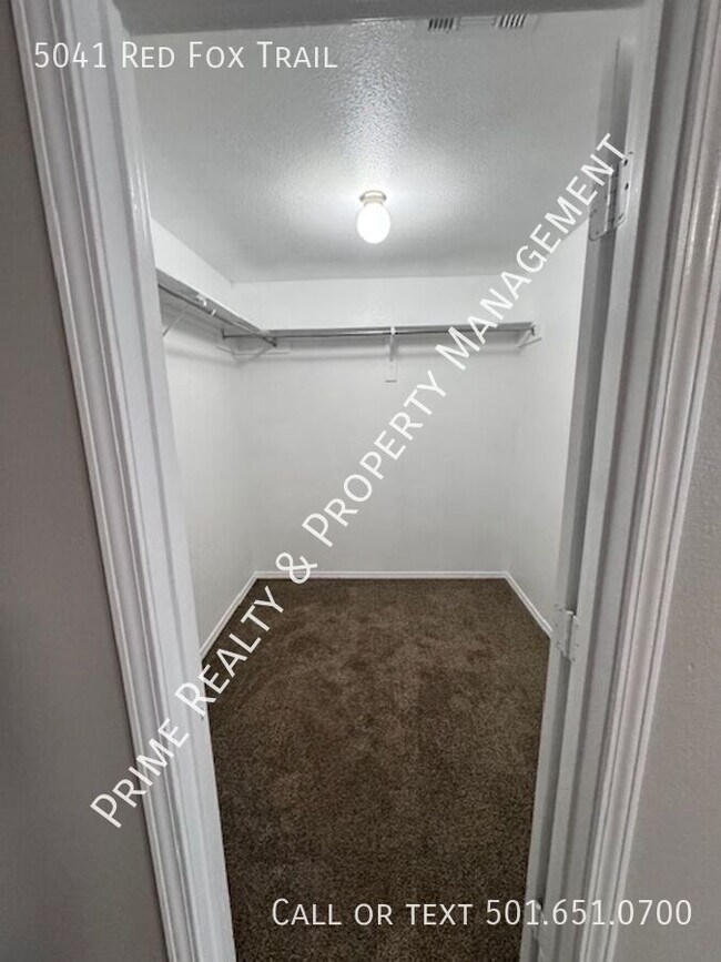 Building Photo - 5041 Red Fox Trl