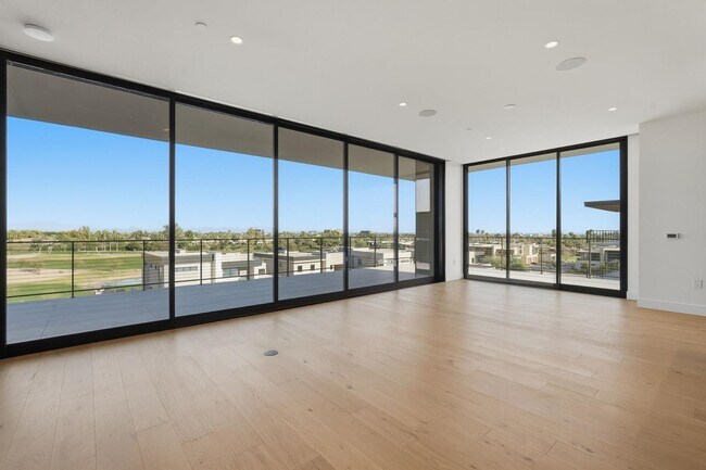 Building Photo - 4849 N Camelback Rdg Dr