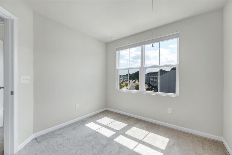 Building Photo - 5941 River Landing Dr