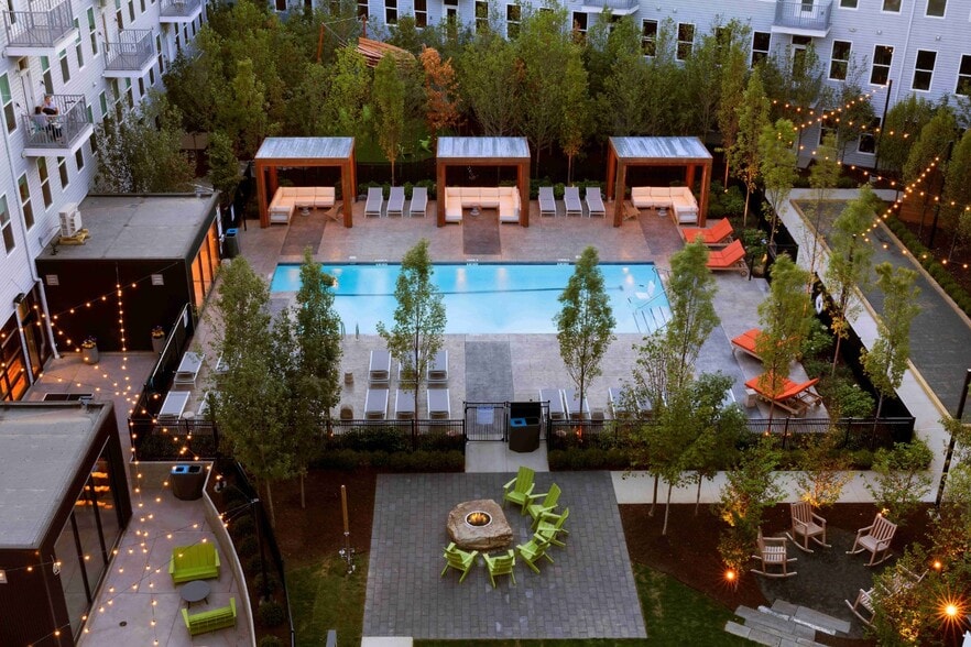 Building Photo - Corsair