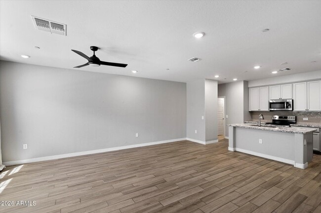 Building Photo - 1823 E Chelsea Ln