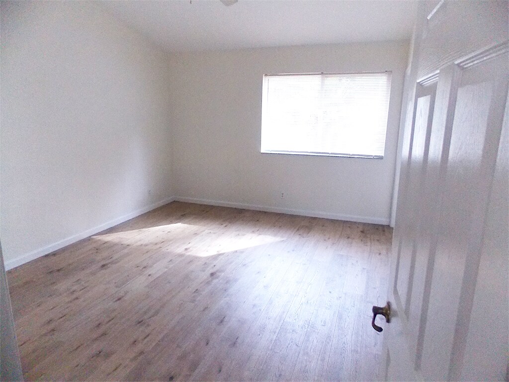 Master Bedroom - 3040 Waddell Ave