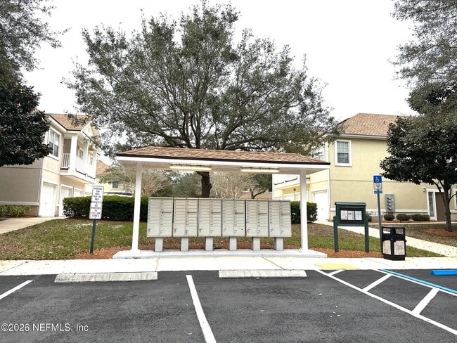 Building Photo - 1723 Forest Lake Cir W