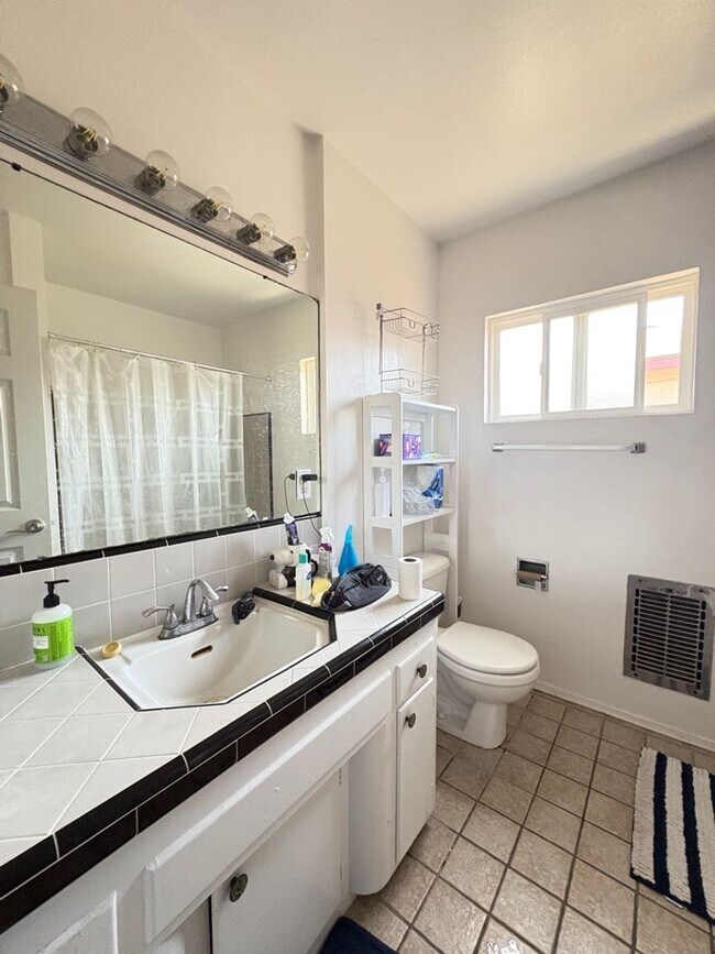 Building Photo - Spacious 4BR Canyon-View Home Near SDSU