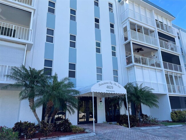 Building Photo - 4629 Poinciana St