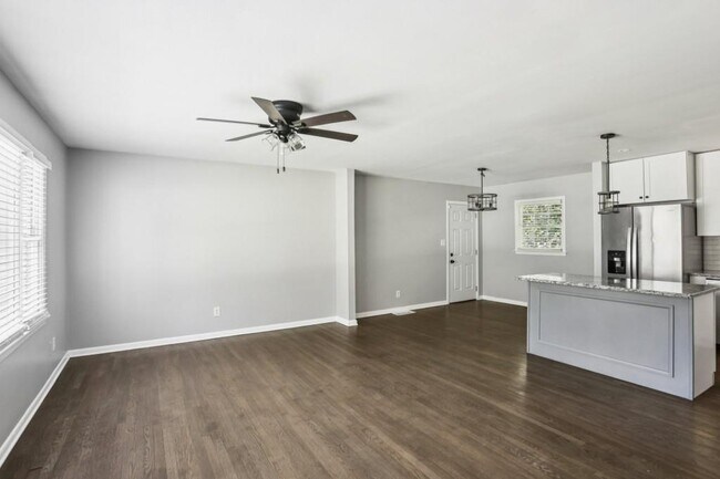Building Photo - 2647 Hatfield Cir SE