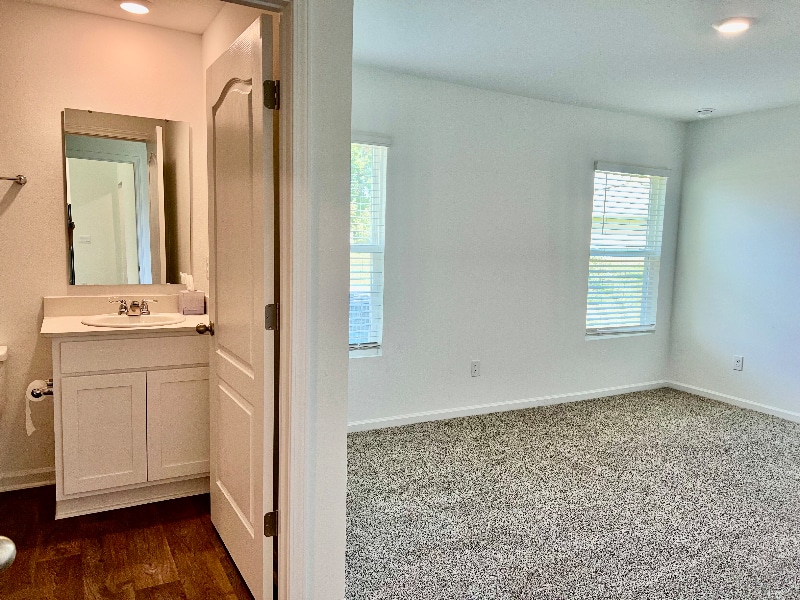 Building Photo - 56 Pilgrim Dr