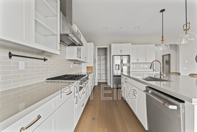 Building Photo - 28649 Windbreak Tr