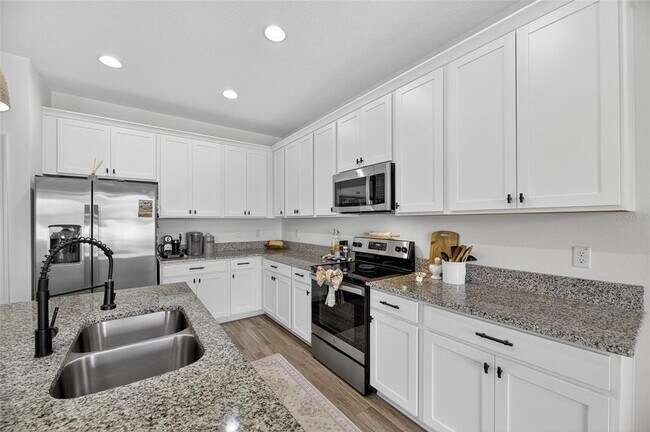 Building Photo - 30439 Caravelle Ln