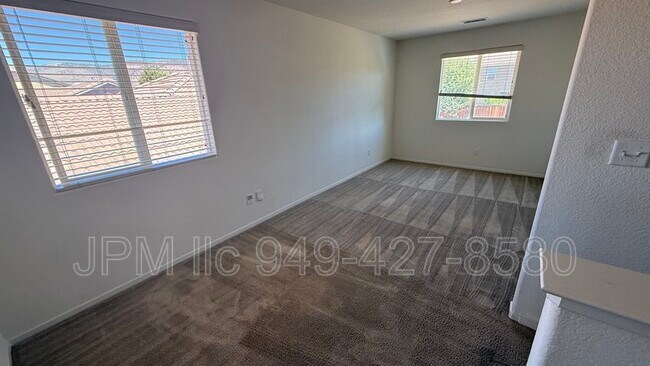 Building Photo - 330 Bulluno Dr