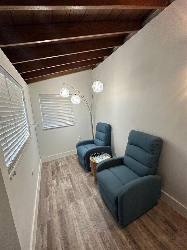 Building Photo - 1376 NW 41st St