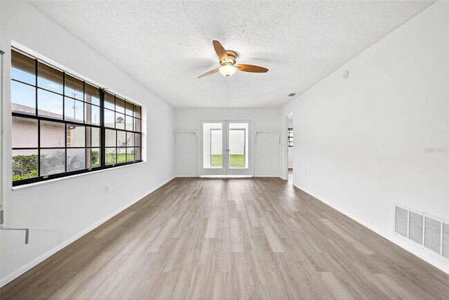 Building Photo - 13250 Ridge Rd S