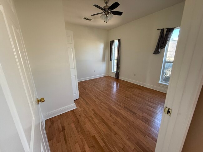 Building Photo - 3833 Corinne Ave