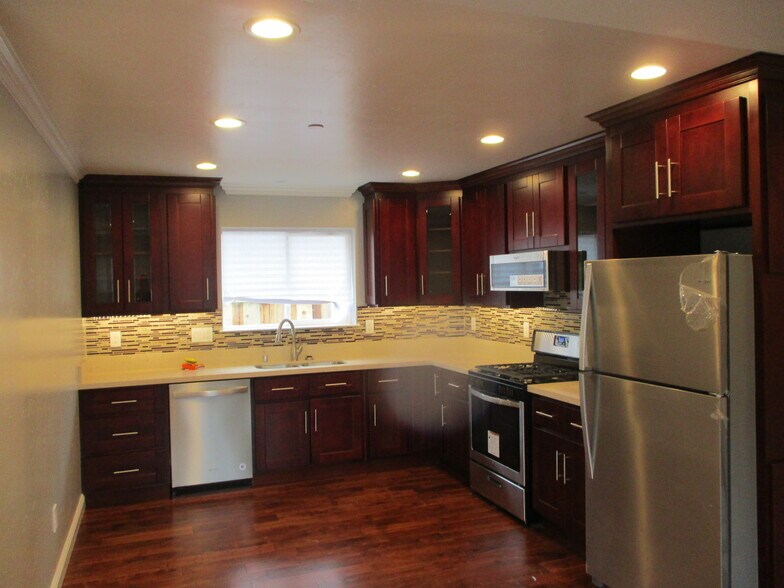 Primary Photo - 1472 Hervey Ln