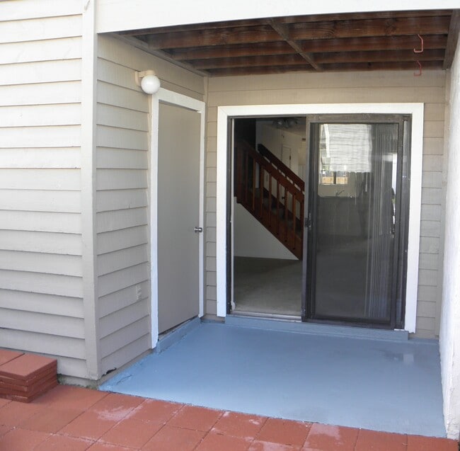 Building Photo - 2125 SW 39th Way