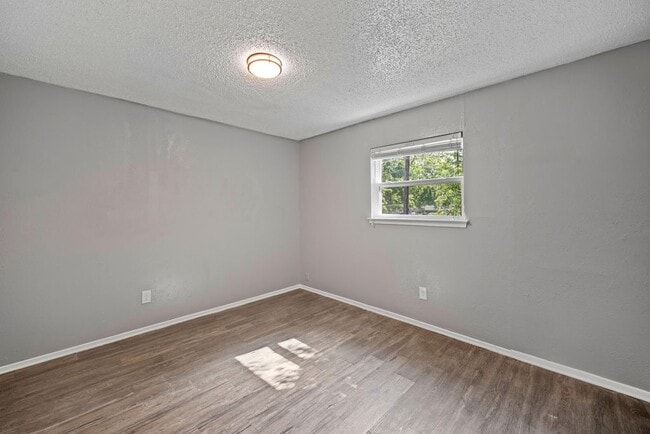 Building Photo - Diamond Villas