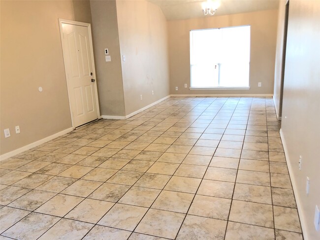 Building Photo - 22811 W Fairfax Village Cir