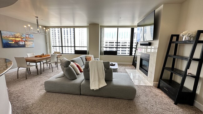 Building Photo - 450 N Arlington Ave