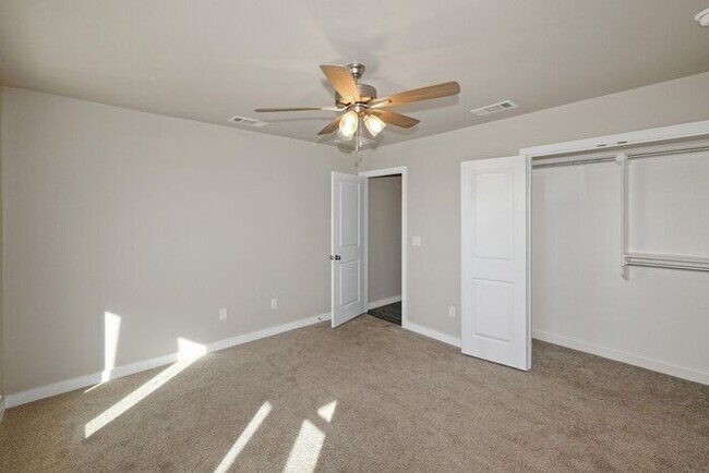 Building Photo - 1536 Montaluse Rd