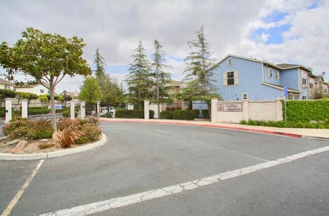 Building Photo - STUNNING Gated 3 Bed/2.5 Bath Soledad Home